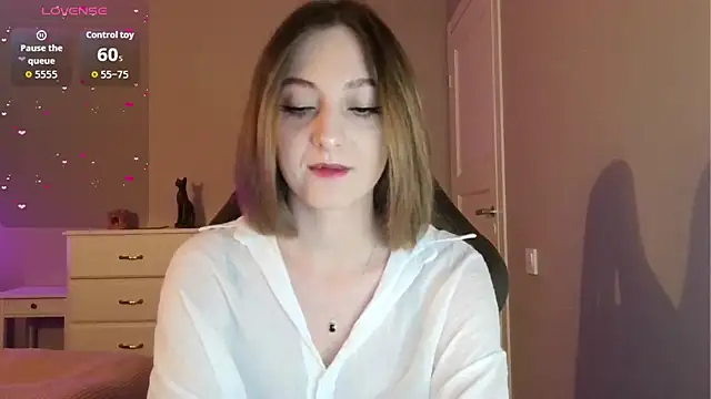 Snapshot of white_liillyy chatting on June 23, 2026, 8:40 pm white liillyy online show from June 23, 2026, 8:40 pm