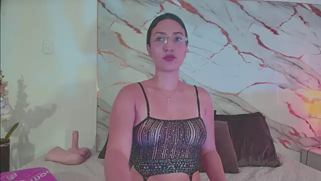 victoria flores1 online show from February 19, 2026, 9:56 pm