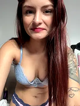 MarianaNinfa online show from December 18, 2025, 8:45 pm