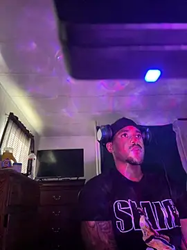 tyrek5051 online show from October 19, 2025, 3:04 pm