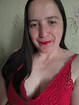 Snapshot of EvelinCutex chatting on May 18, 2026, 7:02 am EvelinCutex online show from May 18, 2026, 7:02 am