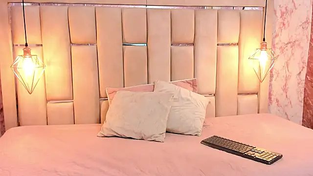 Snapshot of WILD_FIREE_ chatting on October 12, 2025, 8:10 pm WILD FIREE  online show from October 12, 2025, 8:10 pm