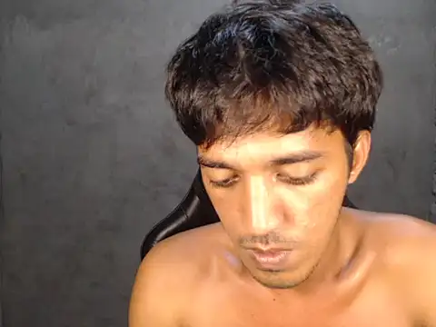 Snapshot of RowyCam chatting on December 2, 2025, 2:30 pm RowyCam online show from December 2, 2025, 2:30 pm