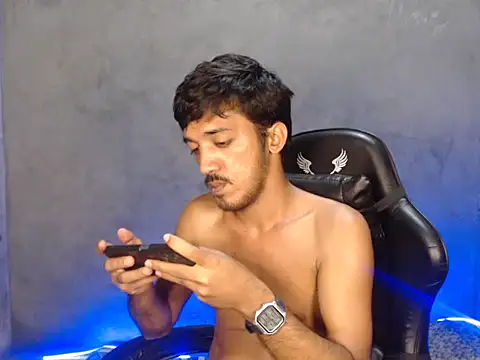 Snapshot of RowyCam chatting on November 20, 2025, 4:07 pm RowyCam online show from November 20, 2025, 4:07 pm