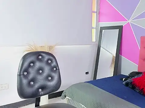 Snapshot of invincible200 chatting on October 1, 2025, 2:21 pm invincible200 online show from October 1, 2025, 2:21 pm