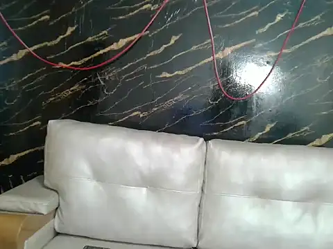 Snapshot of invincible200 chatting on December 3, 2025, 1:21 pm invincible200 online show from December 3, 2025, 1:21 pm