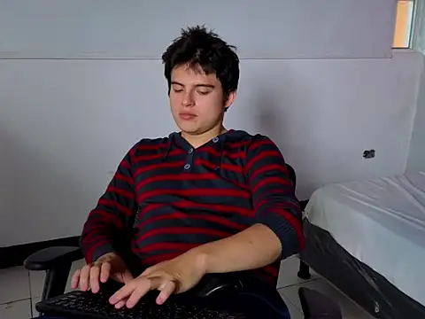 Snapshot of invincible200 chatting on October 11, 2025, 2:29 pm invincible200 online show from October 11, 2025, 2:29 pm