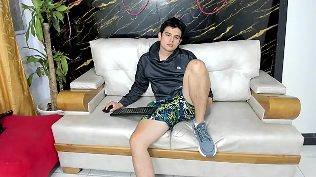 Snapshot of invincible200 chatting on September 11, 2025, 1:33 pm invincible200 online show from September 11, 2025, 1:33 pm