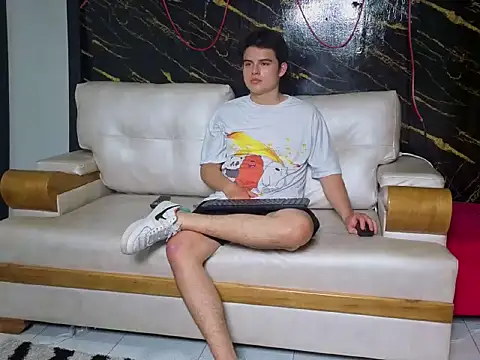 Snapshot of invincible200 chatting on September 22, 2025, 2:23 pm invincible200 online show from September 22, 2025, 2:23 pm