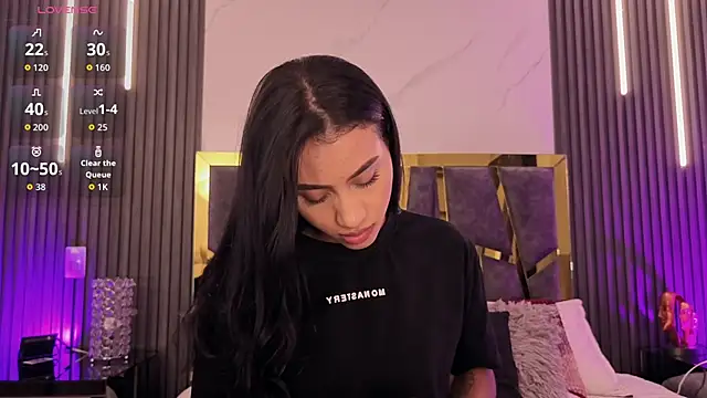 Snapshot of ScarletTorres chatting on April 28, 2026, 6:23 pm ScarletTorres online show from April 28, 2026, 6:23 pm