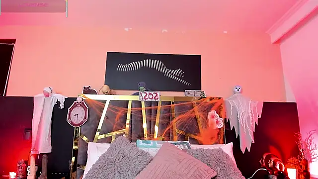 ScarletTorres online show from November 1, 2025, 2:00 pm