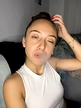 CristinaSww online show from October 18, 2025, 8:22 pm