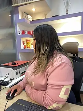 isabella horney  online show from February 14, 2026, 1:55 pm