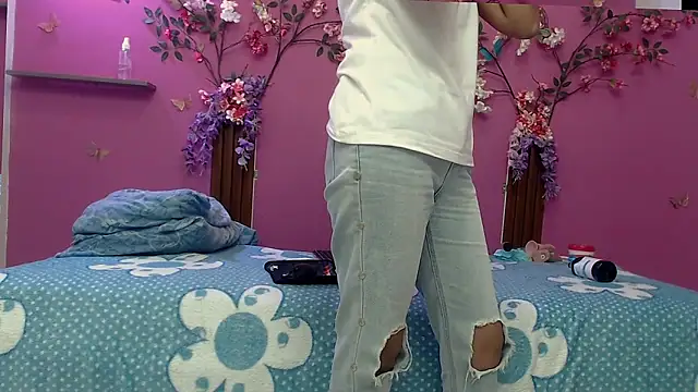 skinnybarbie022 online show from October 1, 2025, 12:06 am