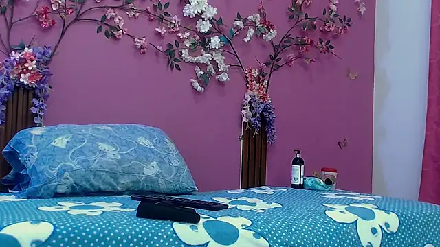 skinnybarbie022 online show from November 8, 2025, 1:20 am