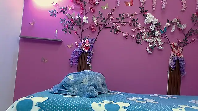 skinnybarbie022 online show from September 22, 2025, 1:33 am