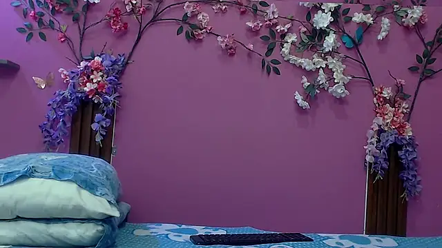 skinnybarbie022 online show from October 25, 2025, 1:05 am