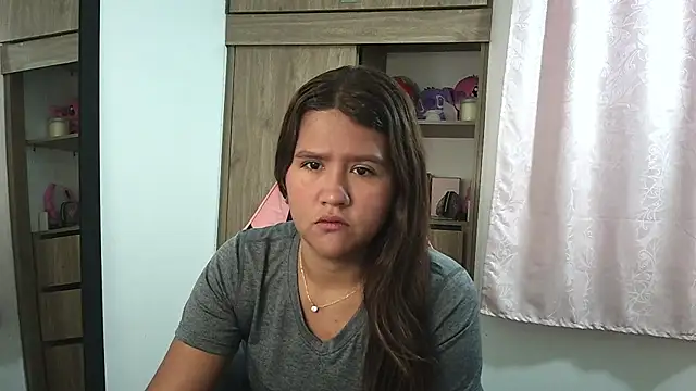 Oliviawatson1 online show from September 15, 2025, 12:05 pm