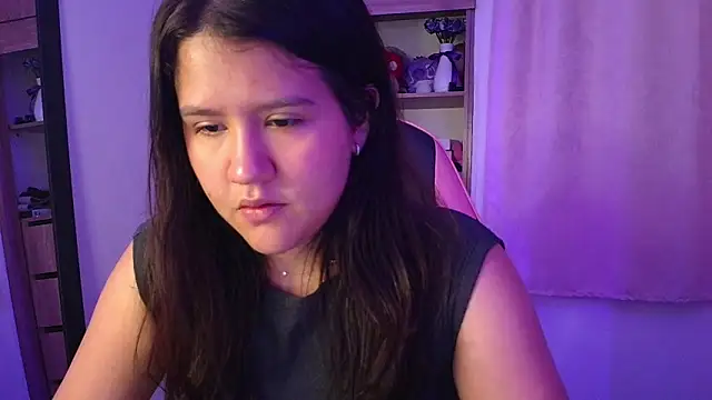 Oliviawatson1 online show from April 25, 2026, 12:19 pm