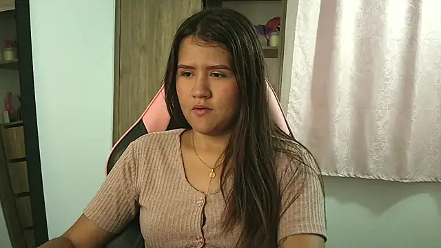 Oliviawatson1 online show from September 25, 2025, 12:55 pm