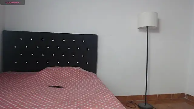 Snapshot of lilacream chatting on October 17, 2025, 2:41 pm lilacream online show from October 17, 2025, 2:41 pm