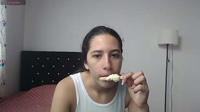 Snapshot of lilacream chatting on September 16, 2025, 2:18 pm lilacream online show from September 16, 2025, 2:18 pm