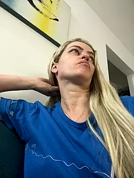 Alerquinasc online show from October 3, 2025, 11:28 pm