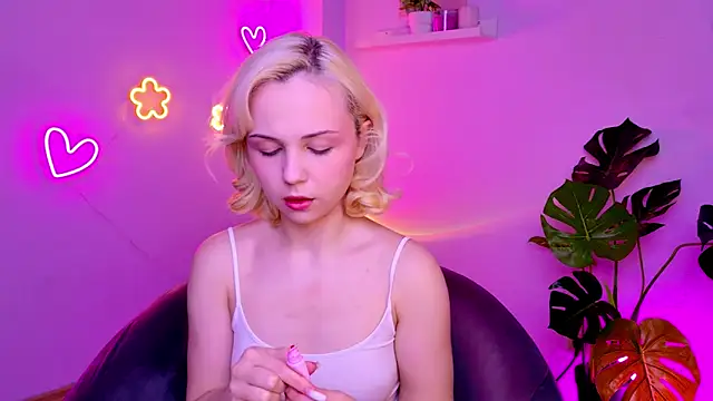 Charlotte Colinss online show from March 14, 2026, 4:07 am