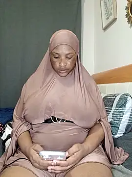 Sweetbxxx24 online show from April 16, 2026, 9:15 pm