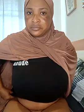 Sweetbxxx24 online show from April 19, 2026, 9:21 am