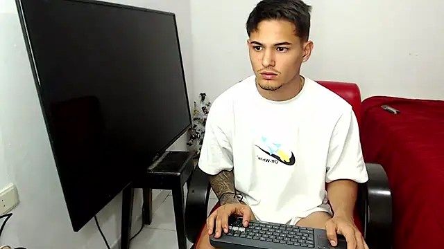 Alex mojica online show from February 3, 2026, 6:22 am