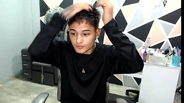 Alex mojica online show from January 6, 2026, 6:17 am