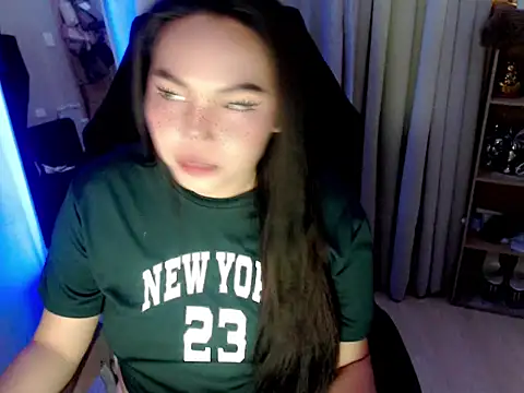 Snapshot of HolLyFaaCKer chatting on February 25, 2026, 6:19 pm HolLyFaaCKer online show from February 25, 2026, 6:19 pm