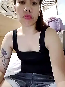 Deliciousgirl14 online show from November 12, 2025, 4:38 am