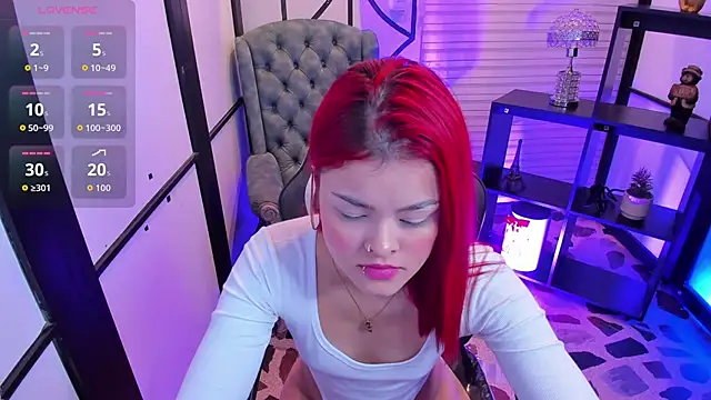 NahomiRichards  online show from November 18, 2025, 5:22 am