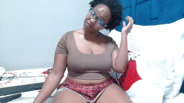 Snapshot of BigBootySimbax chatting on May 31, 2026, 6:31 pm BigBootySimbax online show from May 31, 2026, 6:31 pm