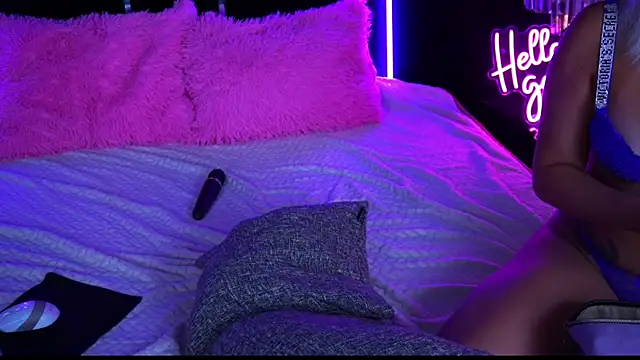 MysticGrace online show from September 22, 2025, 8:26 pm