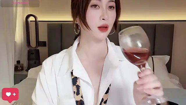 wuyueaini online show from April 20, 2026, 6:27 am