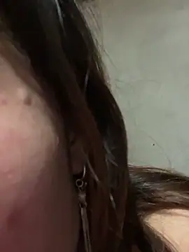 Snapshot of Sunny_lotus chatting on December 16, 2025, 12:31 pm Sunny lotus online show from December 16, 2025, 12:31 pm