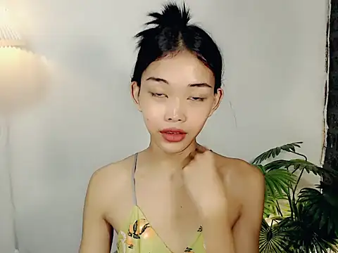 holyakiesha online show from October 13, 2025, 12:51 pm