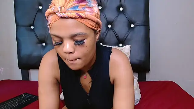 Snapshot of SEXYFISHXX chatting on October 14, 2025, 8:37 am SEXYFISHXX online show from October 14, 2025, 8:37 am