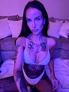 Snapshot of Nikki__Foxx chatting on October 6, 2025, 8:53 pm Nikki  Foxx online show from October 6, 2025, 8:53 pm