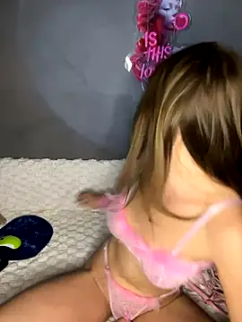 Snapshot of MiraSnis chatting on October 20, 2025, 7:25 pm MiraSnis online show from October 20, 2025, 7:25 pm