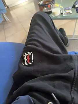 Manu97k online show from October 26, 2025, 8:59 am