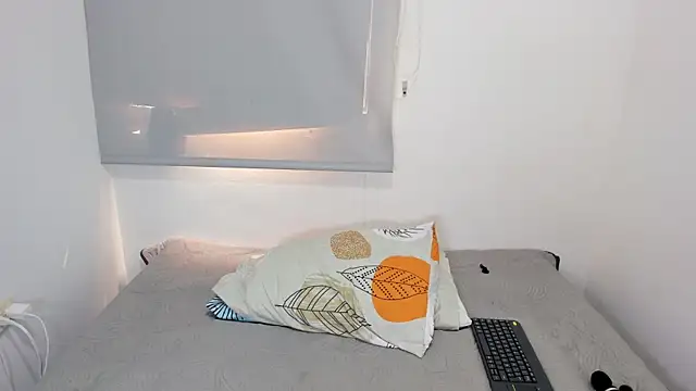 Snapshot of CristinaPiccone chatting on December 21, 2025, 3:03 pm CristinaPiccone online show from December 21, 2025, 3:03 pm