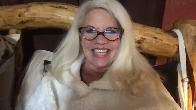 Snapshot of SubMissOlivia chatting on January 9, 2026, 1:56 am SubMissOlivia online show from January 9, 2026, 1:56 am