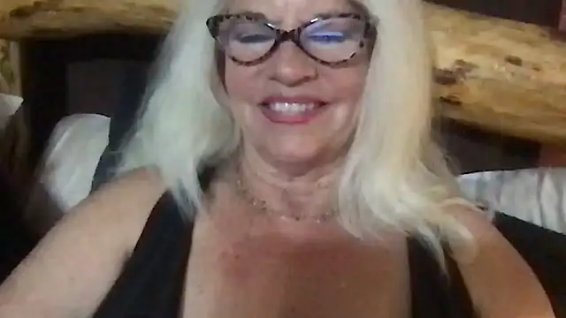 Snapshot of SubMissOlivia chatting on January 15, 2026, 1:53 am SubMissOlivia online show from January 15, 2026, 1:53 am