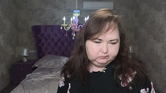 Eloisa Eliot online show from November 18, 2025, 5:38 pm