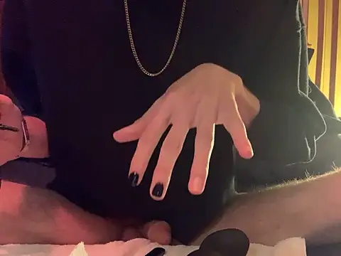 Snapshot of bb_n_jake chatting on November 9, 2025, 12:14 am bb n jake online show from November 9, 2025, 12:14 am