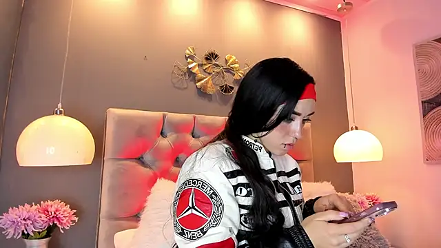 Snapshot of athziry_g chatting on November 14, 2025, 2:04 am athziry g online show from November 14, 2025, 2:04 am